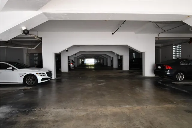 $7,900 | 1770 Benjamin Franklin Drive, Unit 507, Sarasota, FL 34236