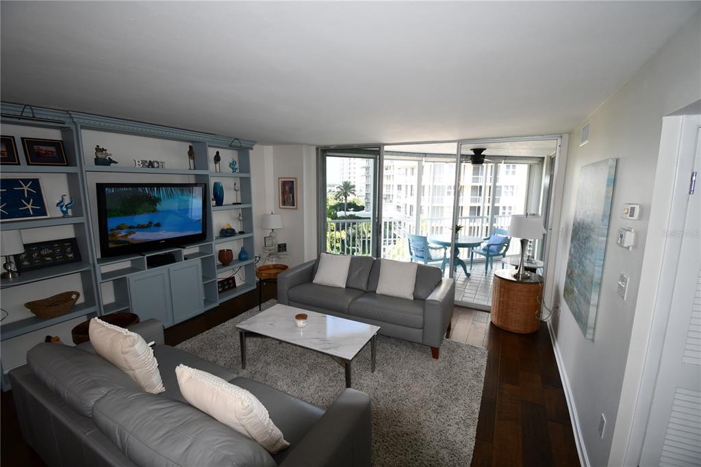 1770 Benjamin Franklin Drive, Unit 507 Sarasota, FL 34236 - Photo 9 of 32