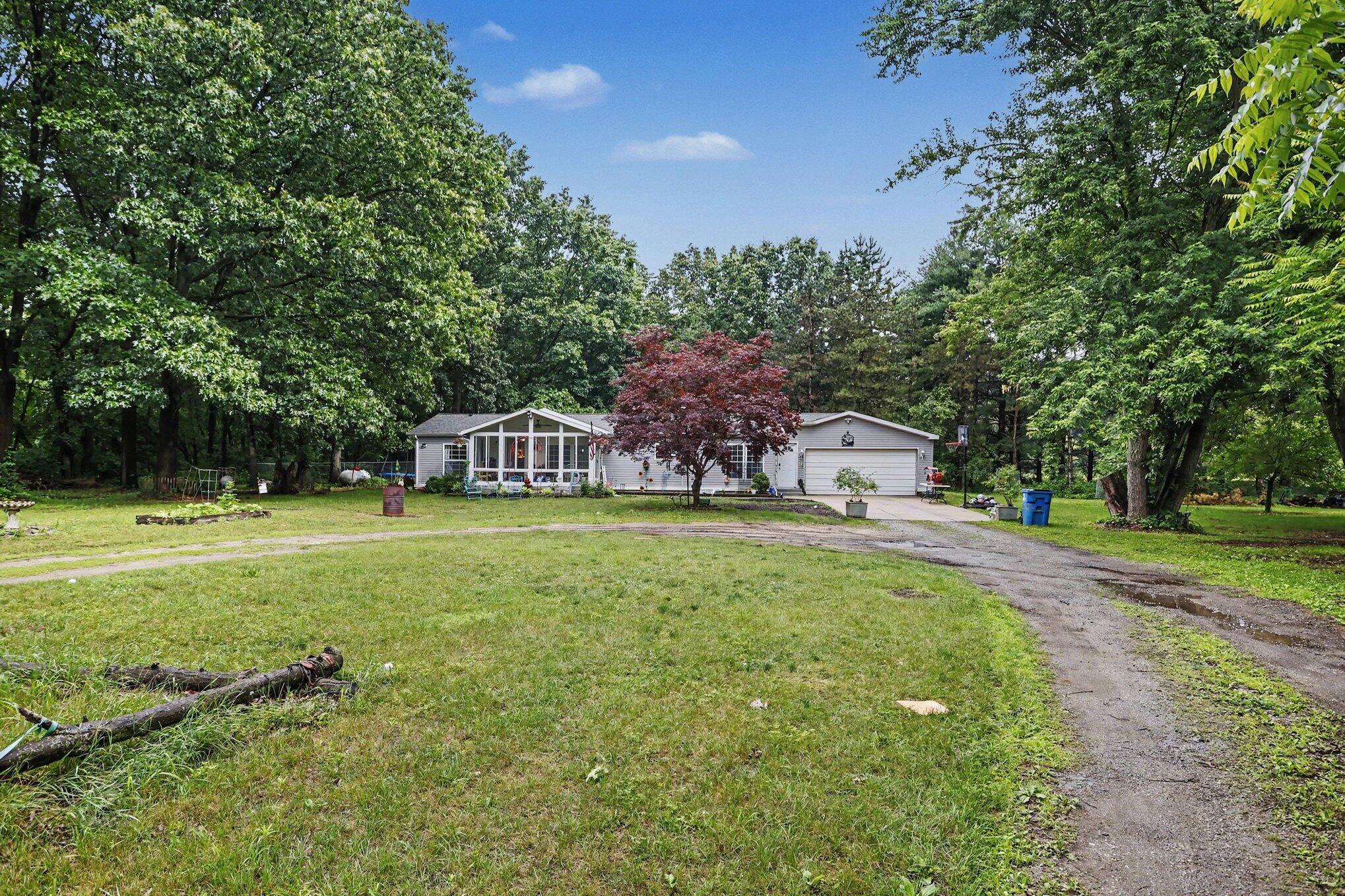 4448 East River Road Buchanan, MI 49107 - Photo 2 of 29
