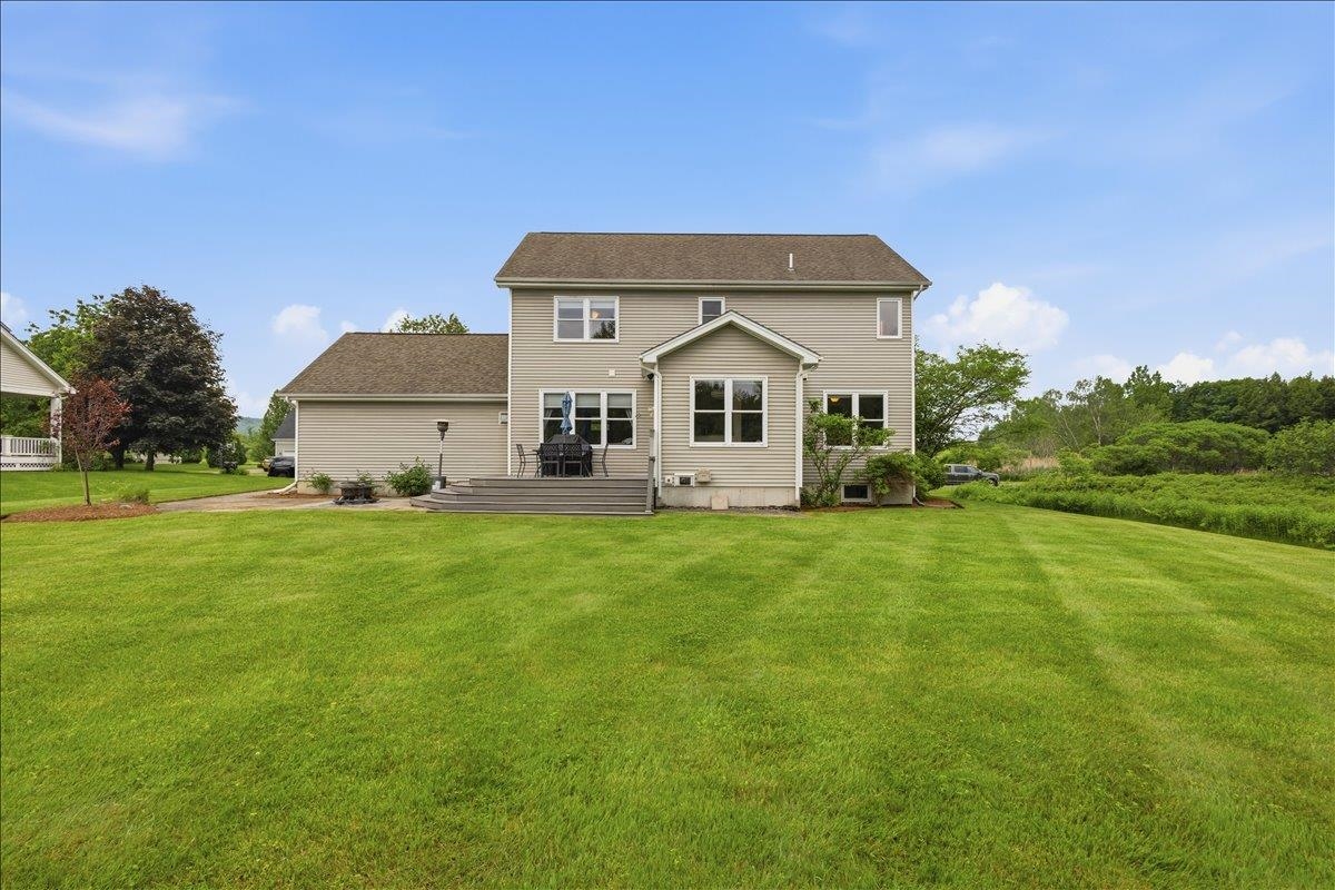 253 Barrett Lane Williston, VT 05495 - Photo 6 of 46