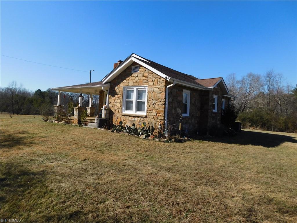 153 Regal Road State Road, NC 28676 - Photo 2 of 23 Front of home