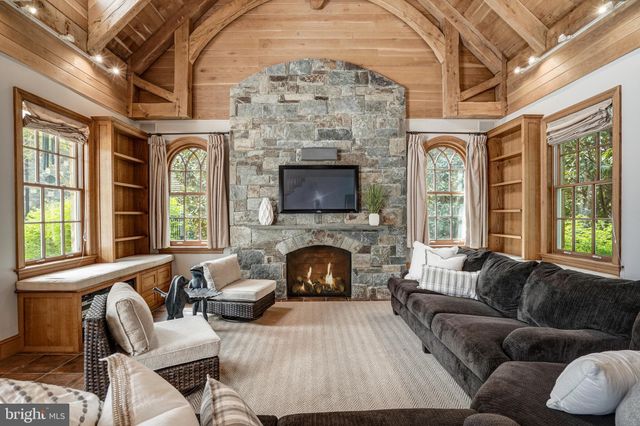 $6,600,000 | 8503 Country Club Drive, Bethesda, MD 20817