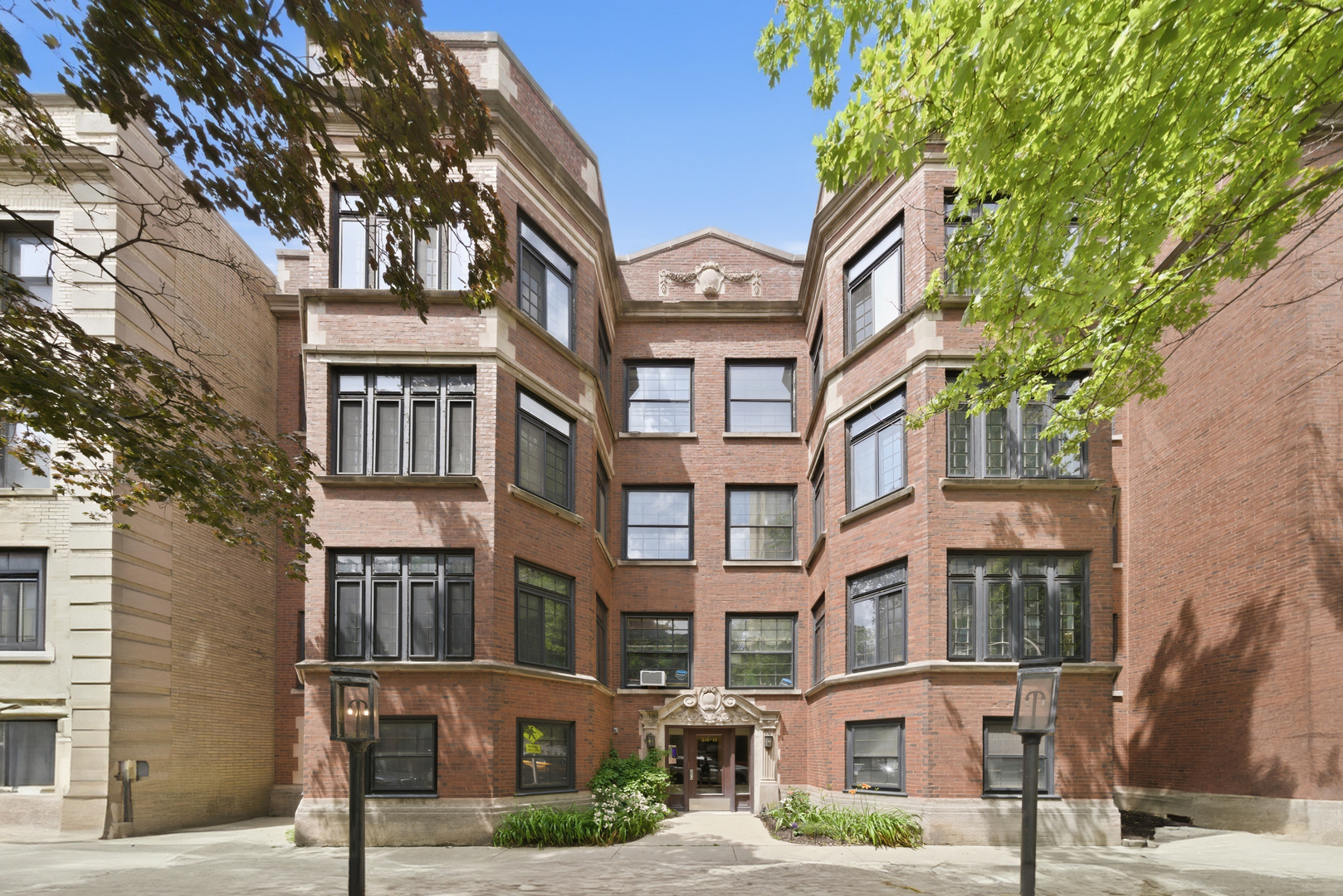 518 West Surf Street, Unit 1 Chicago, IL 60657 - Photo 1 of 41