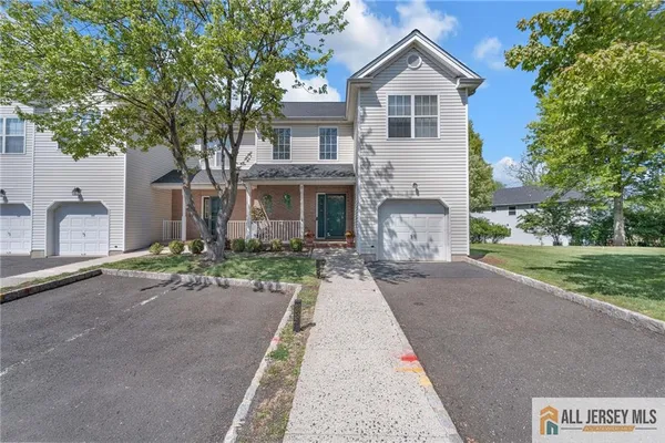 $564,900 | 37 East Burgess Drive, Unit 37, Piscataway, NJ 08854