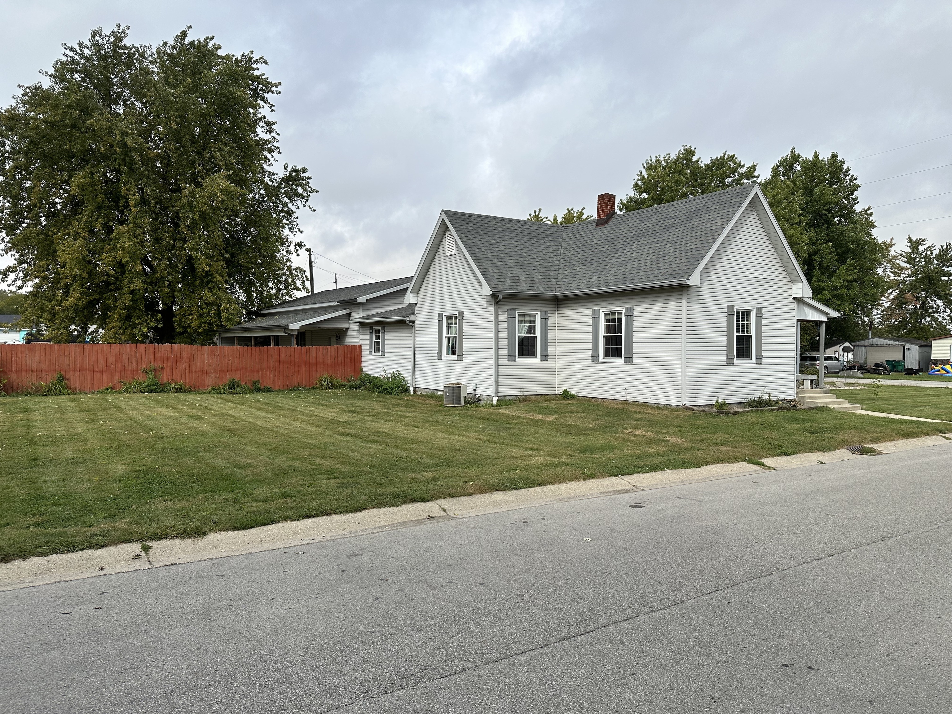 510 Coombs Street Lebanon, IN 46052 - Photo 2 of 28