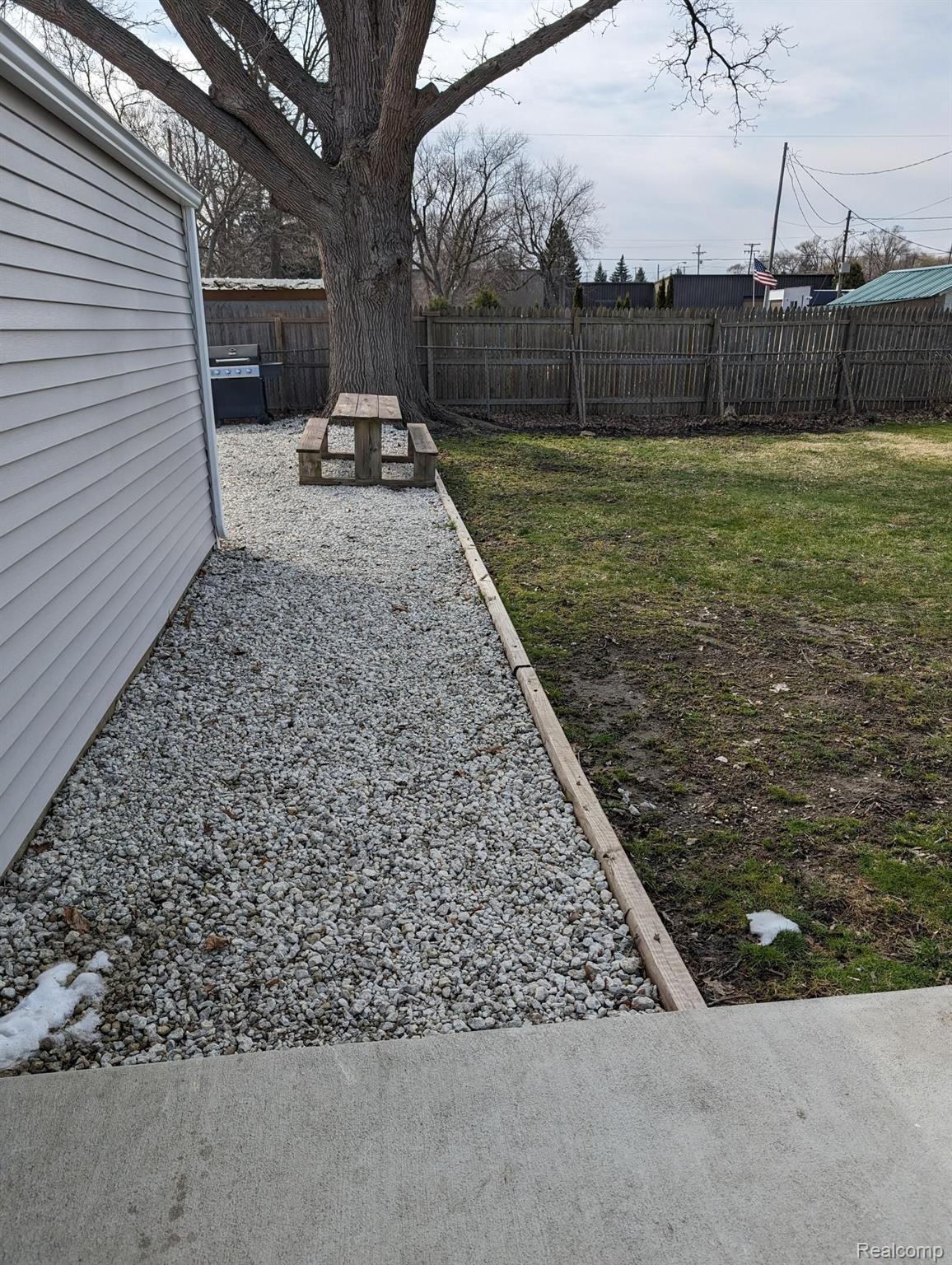 2026 Eberly Road Flint, MI 48532 - Photo 9 of 28 Stone Walkway