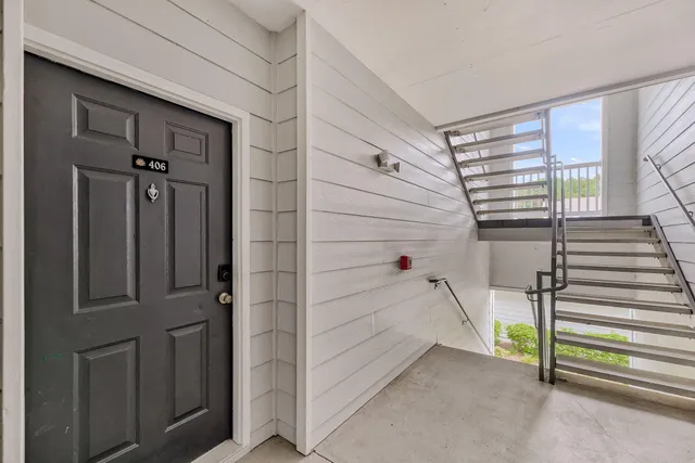 $299,900 | 1300 Park W Boulevard, Unit 406, Mount Pleasant, SC 29466