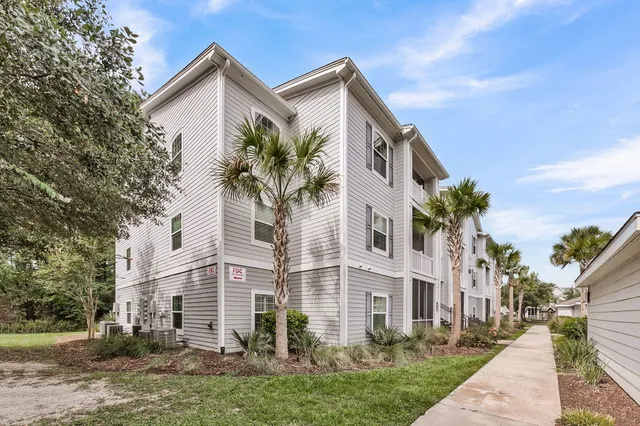 $299,900 | 1300 Park W Boulevard, Unit 406, Mount Pleasant, SC 29466