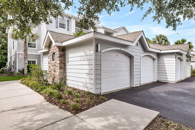 $299,900 | 1300 Park W Boulevard, Unit 406, Mount Pleasant, SC 29466