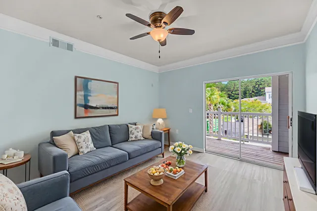 $299,900 | 1300 Park W Boulevard, Unit 406, Mount Pleasant, SC 29466