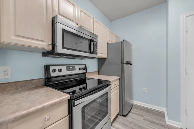 $299,900 | 1300 Park W Boulevard, Unit 406, Mount Pleasant, SC 29466