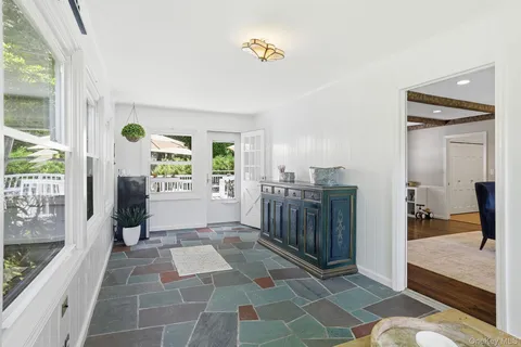 $1,249,000 | 16 Old Farm Lane, Hartsdale, NY 10530