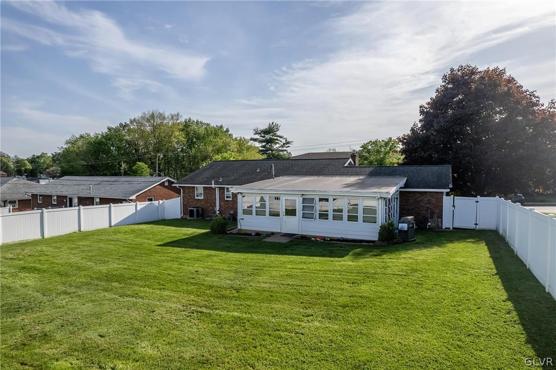 3126 Santee Road Bethlehem, PA 18020 - Photo 3 of 29 Gallery Image 3