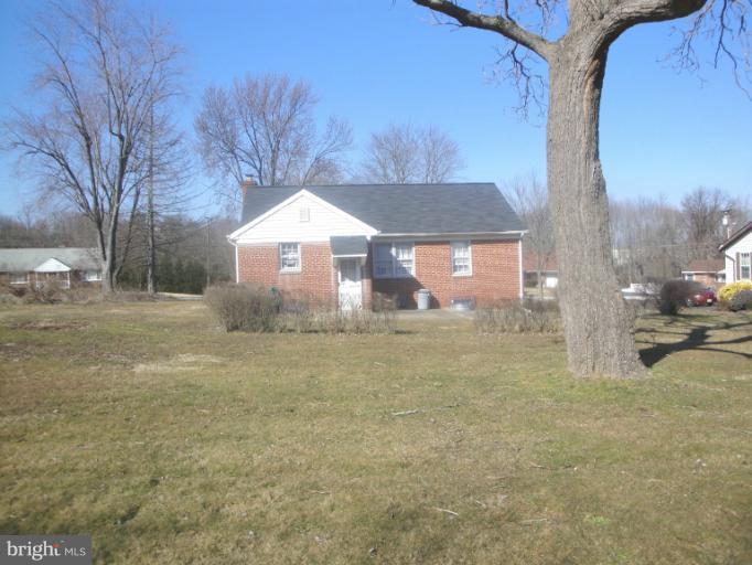 9219 Ravenwood Road Rosedale, MD 21237 - Photo 8 of 14 Exterior (Rear)