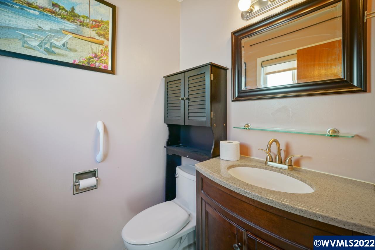1104 Stanfield Road Woodburn, OR 97071 - Photo 22 of 31