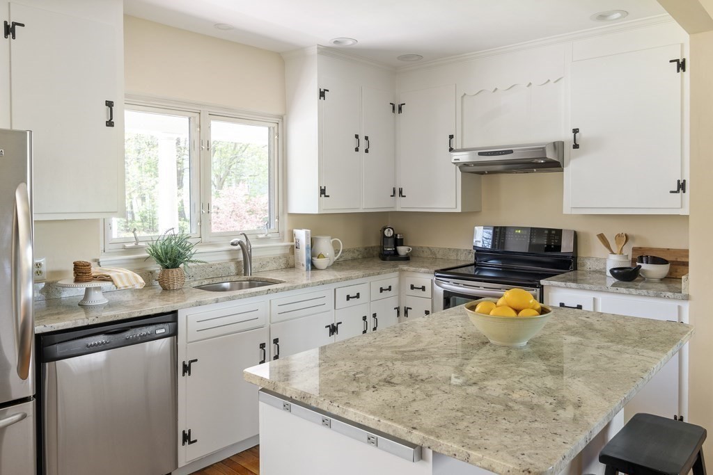 8 Sunset Road Winchester, MA 01890 - Photo 14 of 42