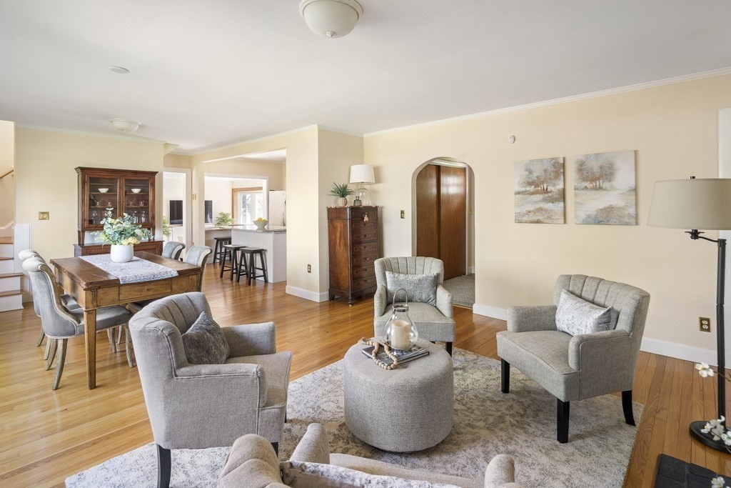 8 Sunset Road Winchester, MA 01890 - Photo 8 of 42