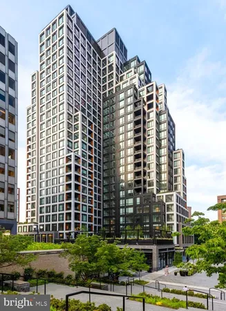 $4,630 | 269 19th Court South, Unit 2018, Arlington, VA 22202