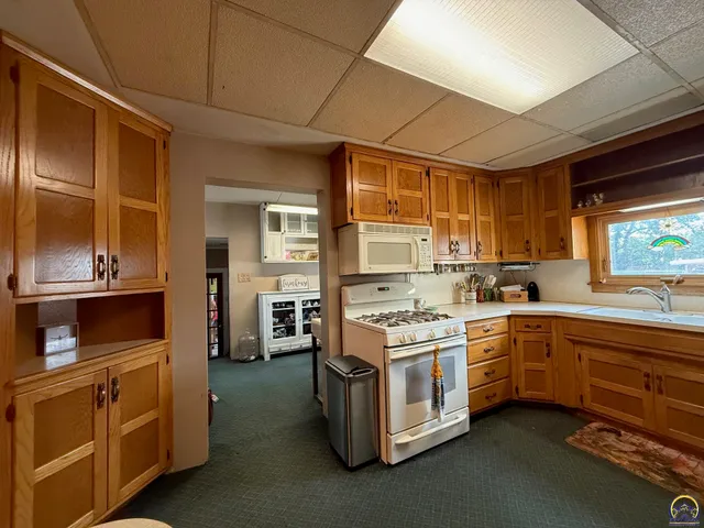 $275,000 | 1606 Northwest Lower Silver Lake Road, Topeka, KS 66608