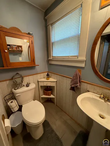 $275,000 | 1606 Northwest Lower Silver Lake Road, Topeka, KS 66608