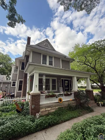 $275,000 | 1606 Northwest Lower Silver Lake Road, Topeka, KS 66608