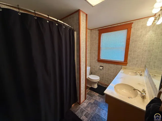 $275,000 | 1606 Northwest Lower Silver Lake Road, Topeka, KS 66608