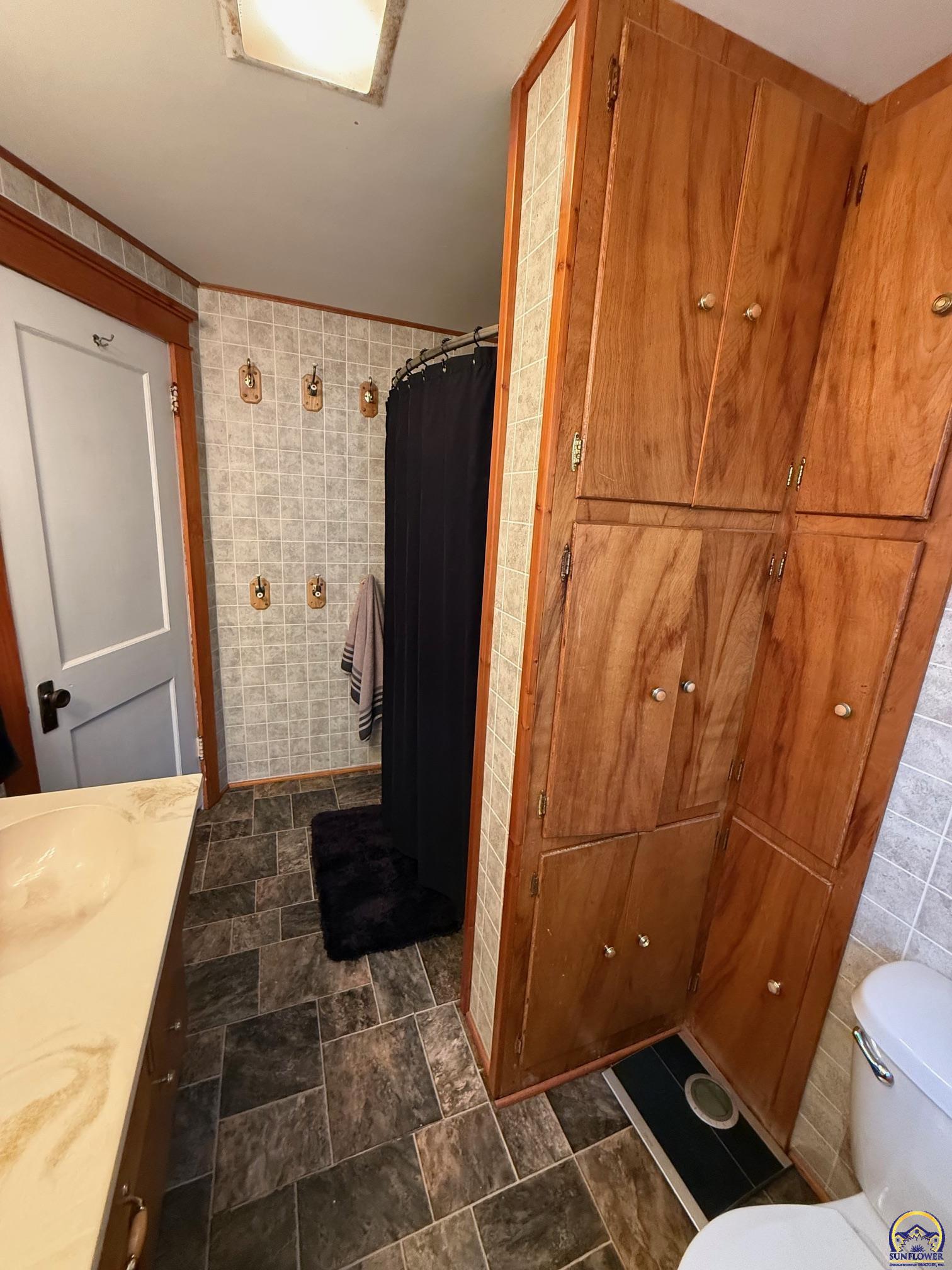 1606 Northwest Lower Silver Lake Road Topeka, KS 66608 - Photo 32 of 35