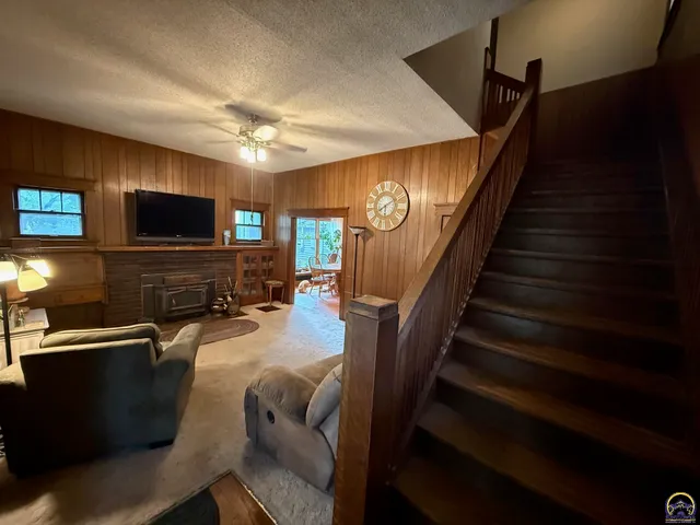 $275,000 | 1606 Northwest Lower Silver Lake Road, Topeka, KS 66608