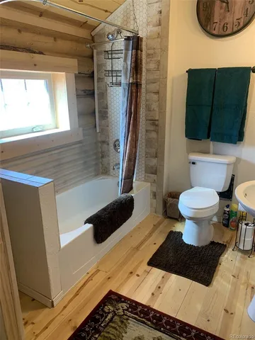 a bed room with a bed