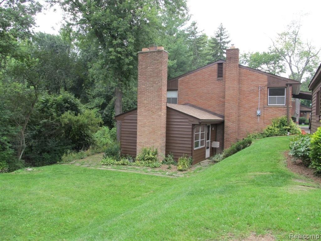 private yard