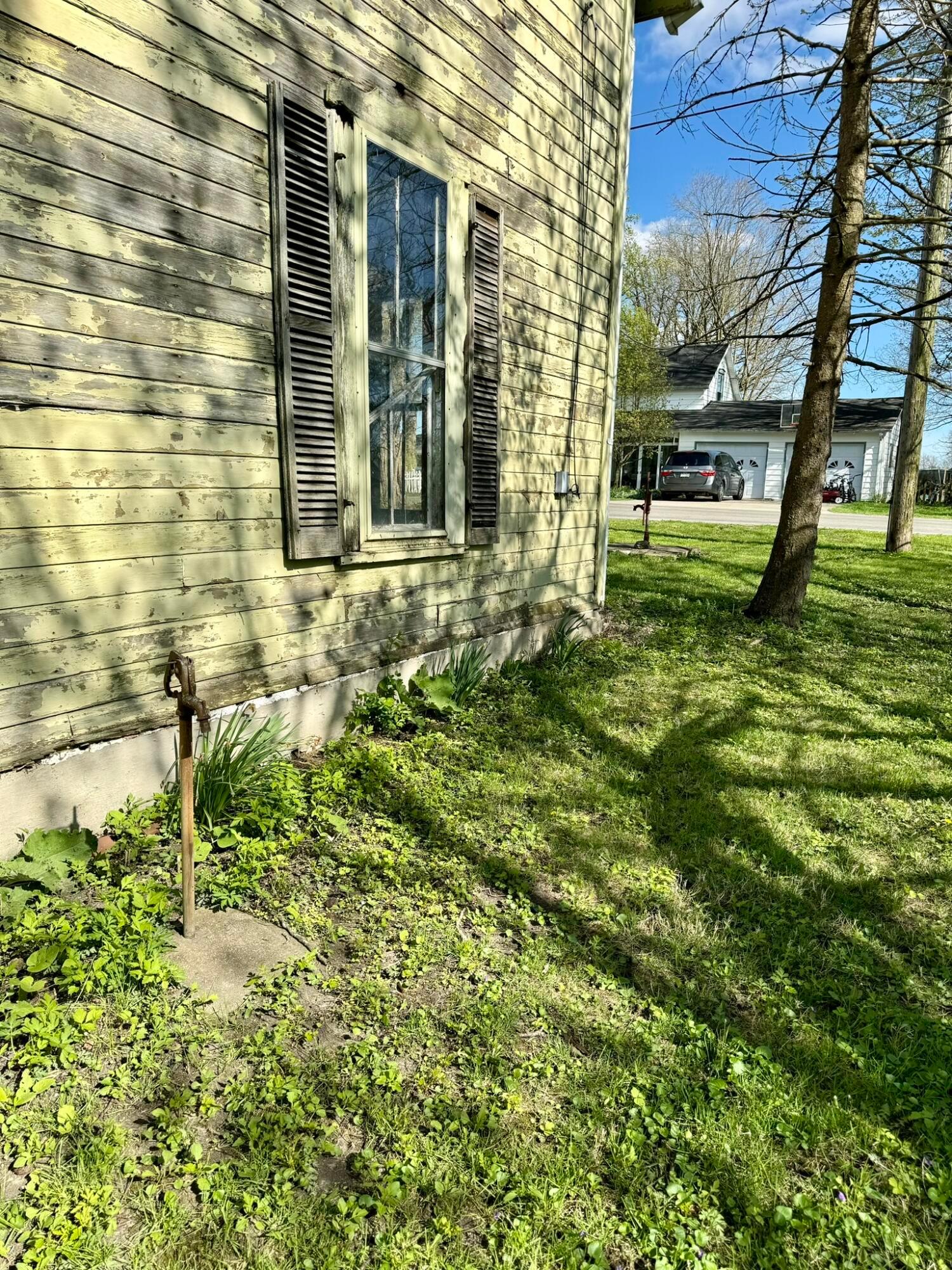 2190 Rosedale Road Irwin, OH 43029 - Photo 27 of 42 Water pump #2 on side of home.