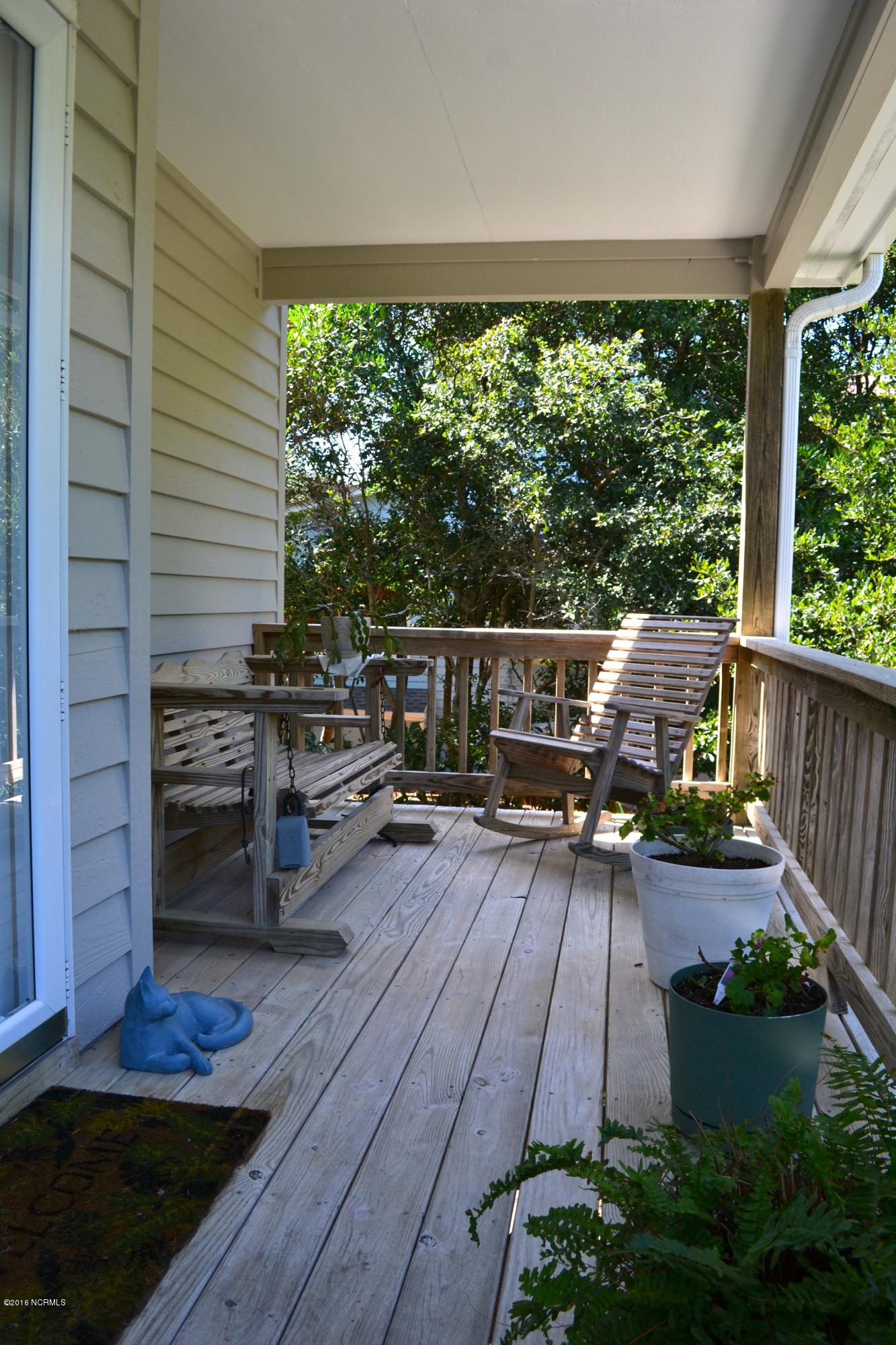 557 Coral Ridge Road Pine Knoll Shores, NC 28512 - Photo 3 of 31 DSC_0105
