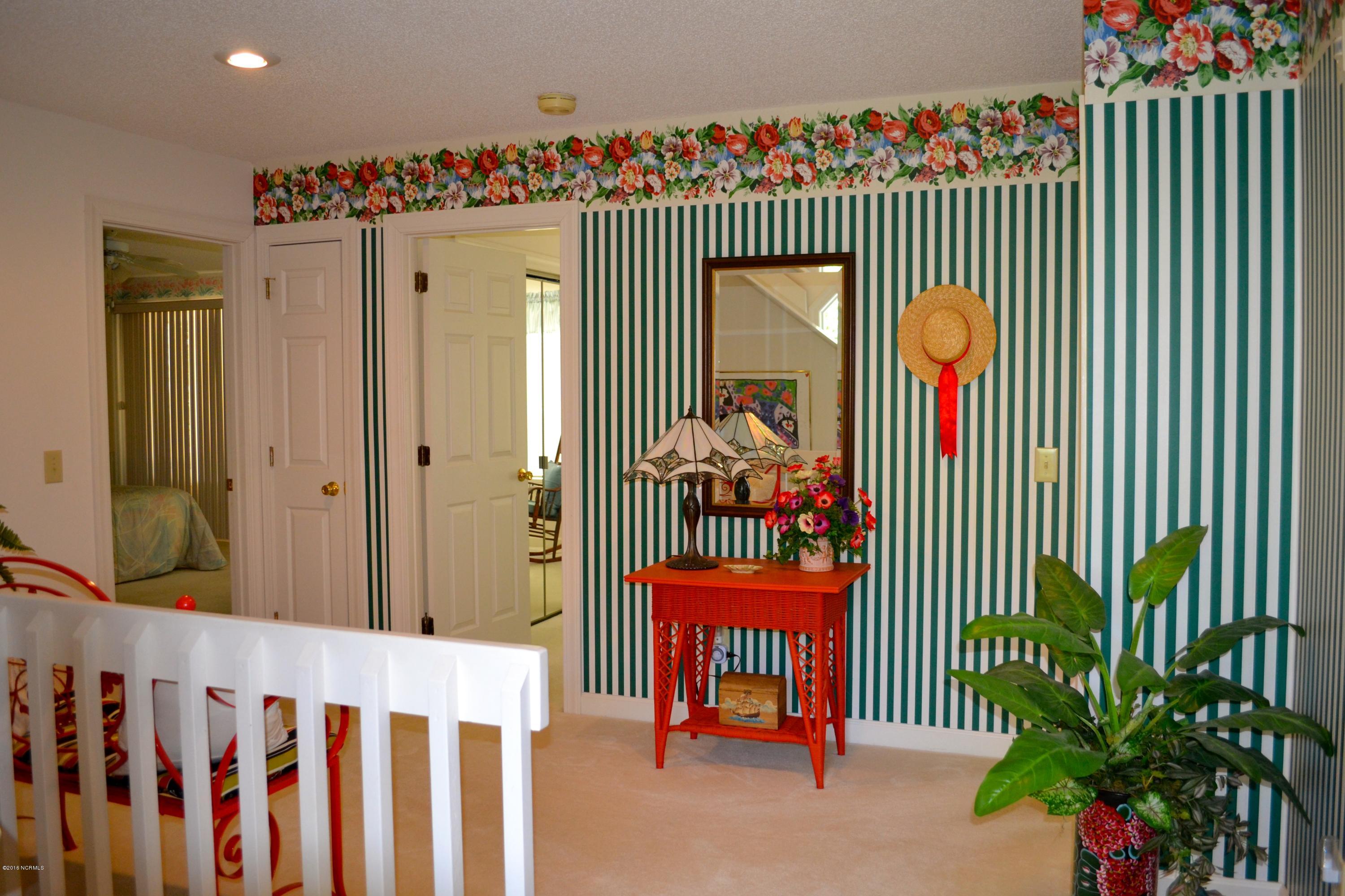 557 Coral Ridge Road Pine Knoll Shores, NC 28512 - Photo 5 of 31 DSC_0072