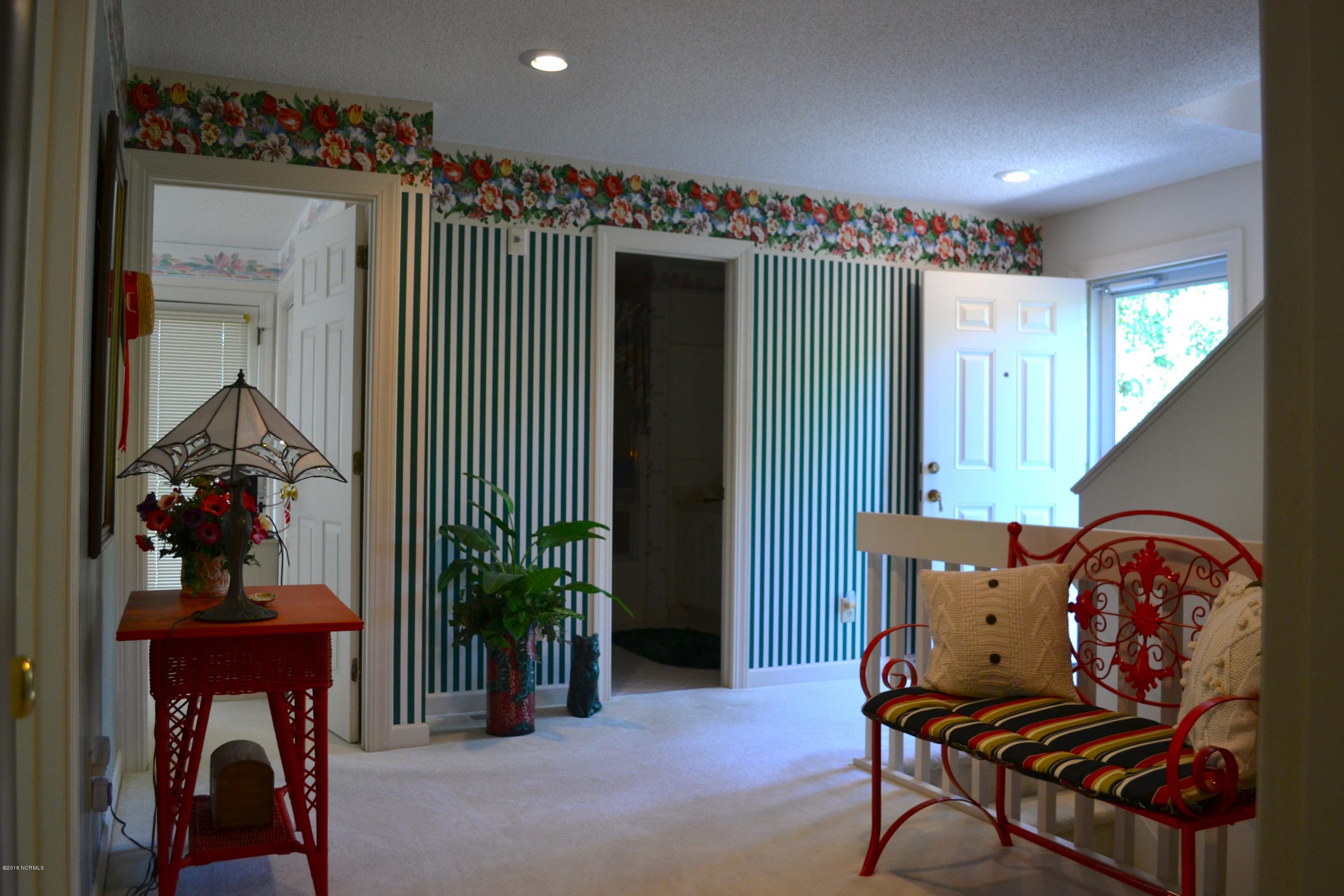 557 Coral Ridge Road Pine Knoll Shores, NC 28512 - Photo 6 of 31 DSC_0082