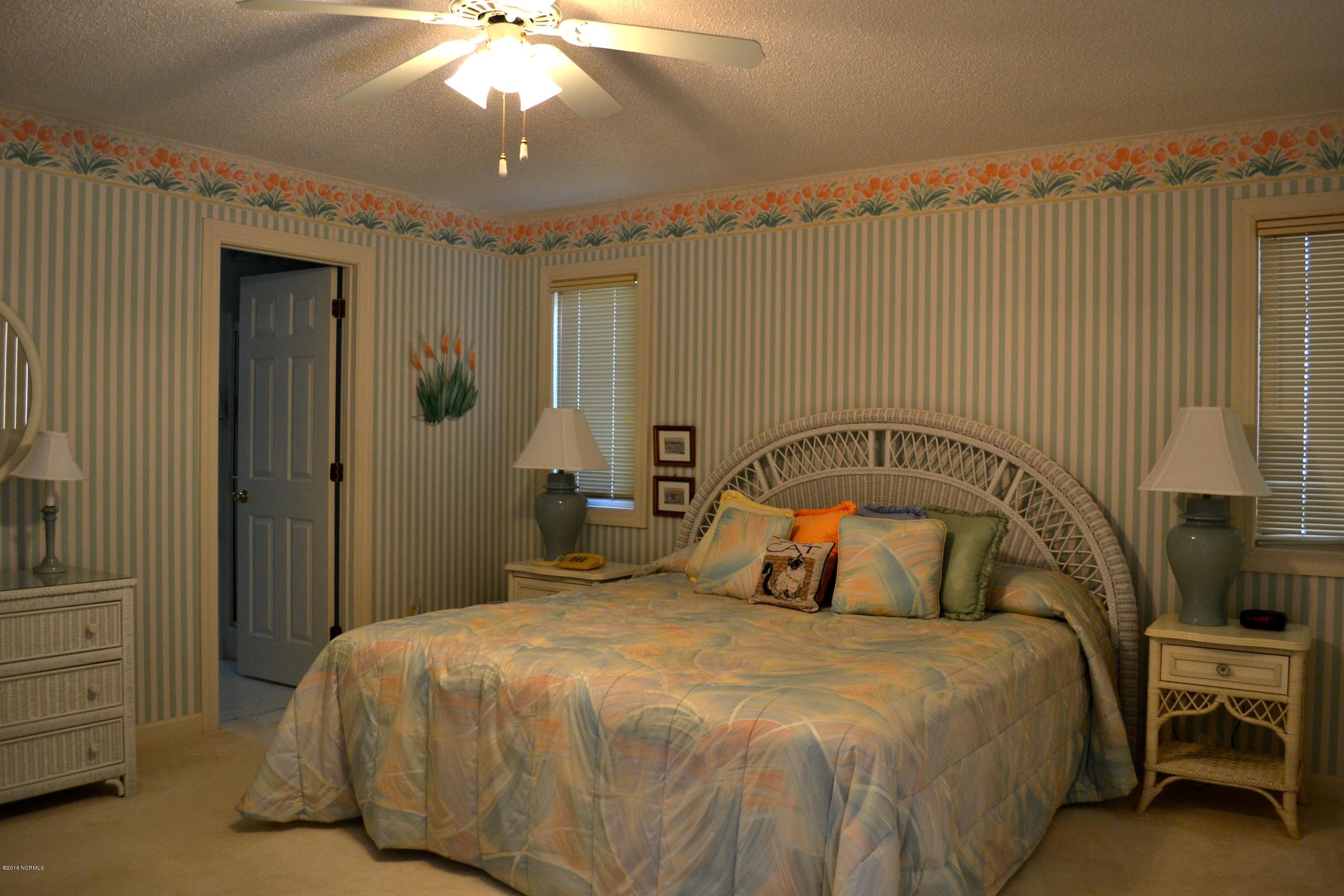 557 Coral Ridge Road Pine Knoll Shores, NC 28512 - Photo 10 of 31 DSC_0081