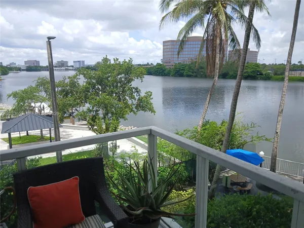 $2,693 | 5099 Northwest 7th Street, Unit 303, Miami, FL 33126