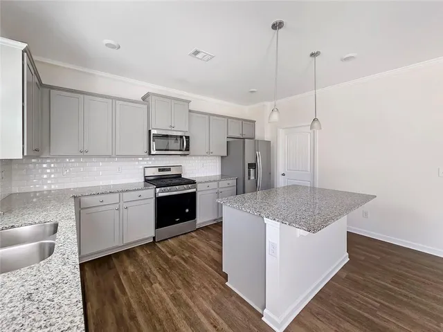 $2,500 | 6869 Lake Overlook Lane, Flowery Branch, GA 30542