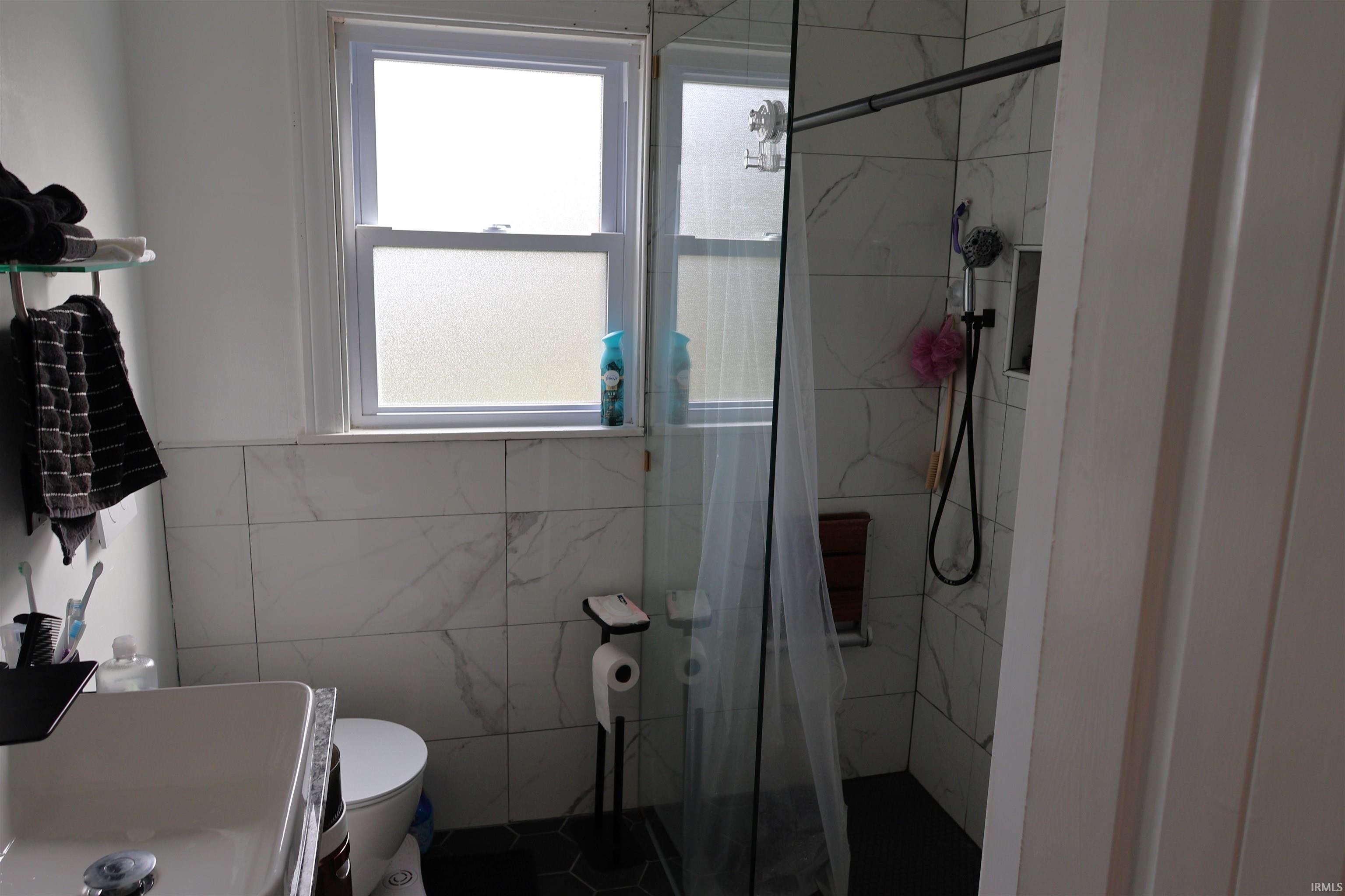 415 East William Street Washington, IN 47501 - Photo 15 of 25