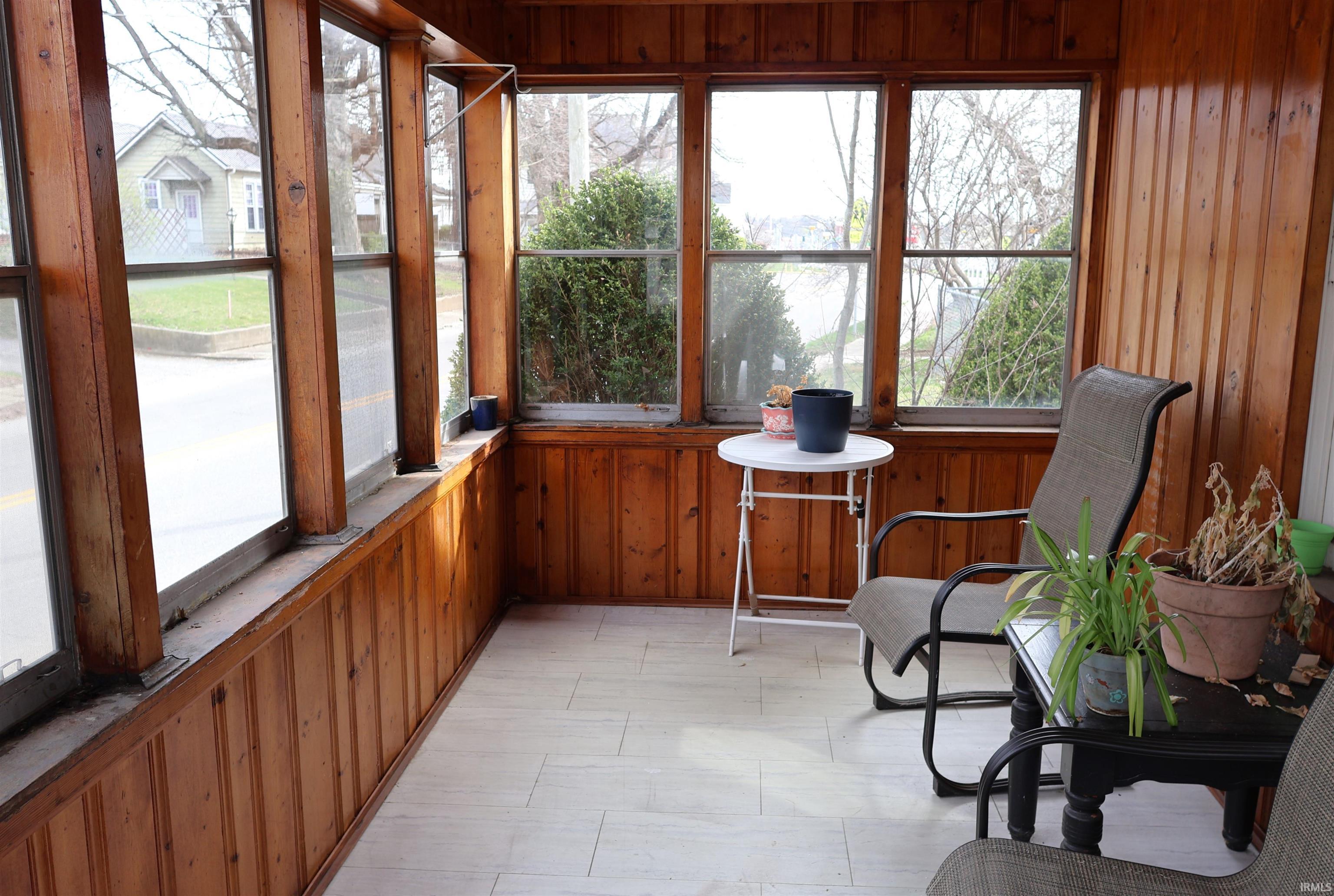 415 East William Street Washington, IN 47501 - Photo 6 of 25