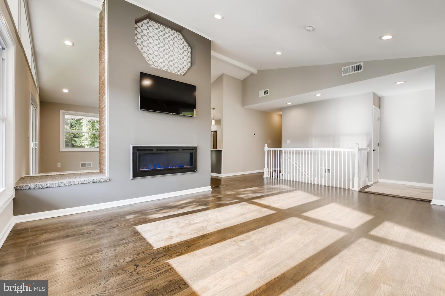 3902 Buckingham Road Pikesville, MD 21207 - Photo 4 of 25 Gallery Image 4