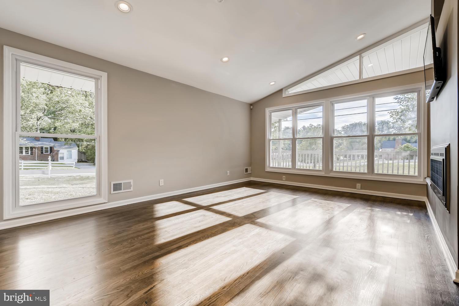 3902 Buckingham Road Pikesville, MD 21207 - Photo 5 of 25 Gallery Image 5