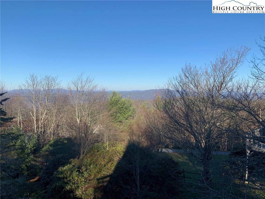 128 Summit Park Circle Boone, NC 28607 - Photo 3 of 26