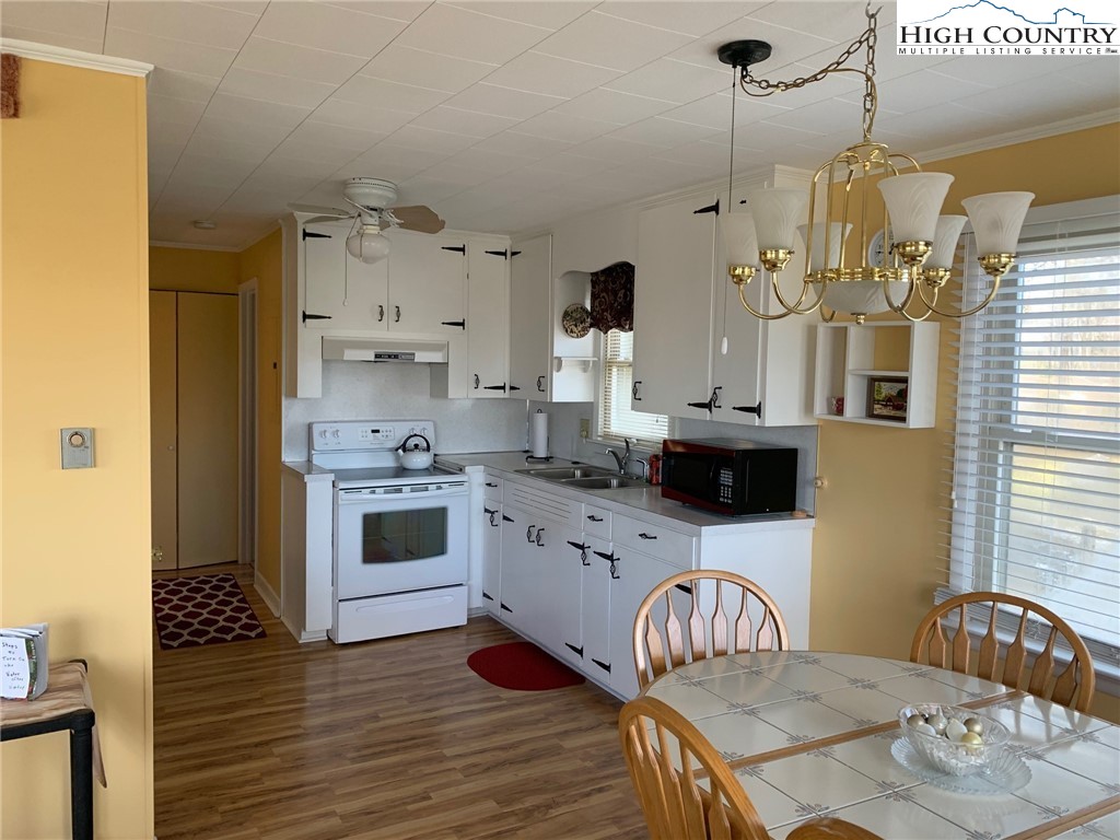 128 Summit Park Circle Boone, NC 28607 - Photo 9 of 26