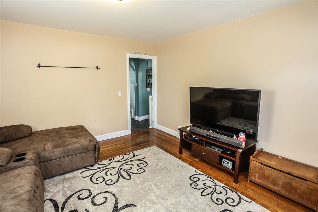943 Cilley Road Manchester, NH 03103 - Photo 16 of 33