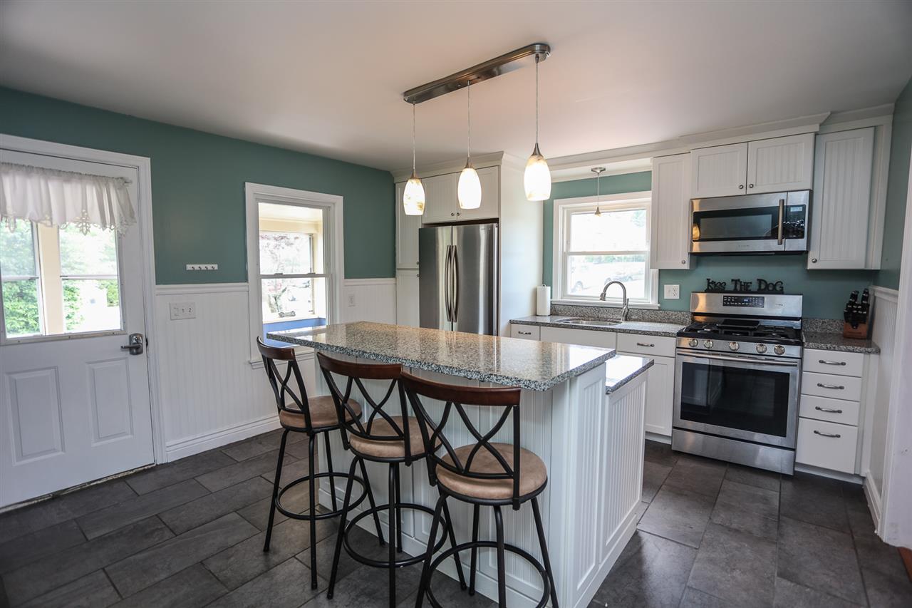 943 Cilley Road Manchester, NH 03103 - Photo 8 of 33