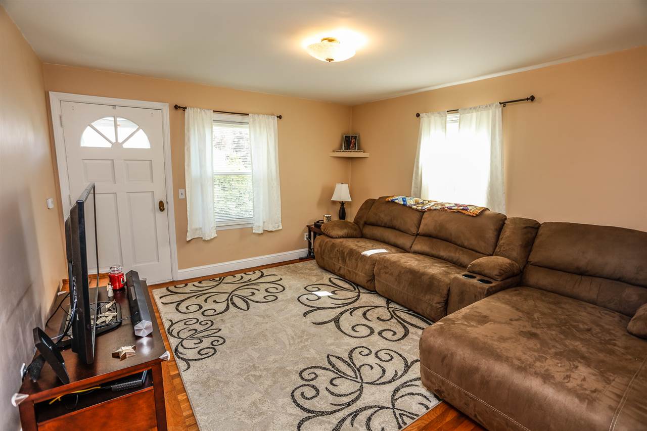 943 Cilley Road Manchester, NH 03103 - Photo 9 of 33