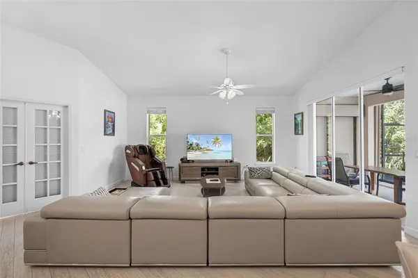 $2,900 | 4334 Marcott Circle, Sarasota, FL 34233