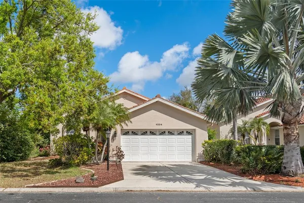 $2,900 | 4334 Marcott Circle, Sarasota, FL 34233