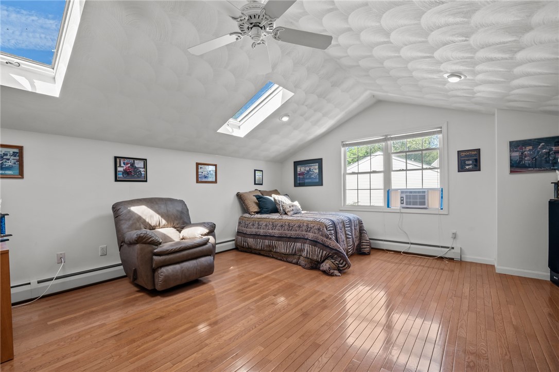 40 Conanicus Road Narragansett, RI 02882 - Photo 25 of 49 Upstairs