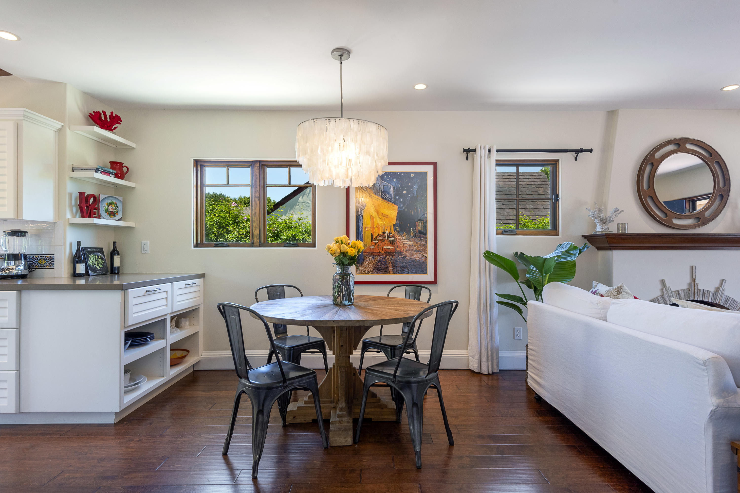 828 Spring Street Santa Barbara, CA 93103 - Photo 4 of 18 DSC_5629